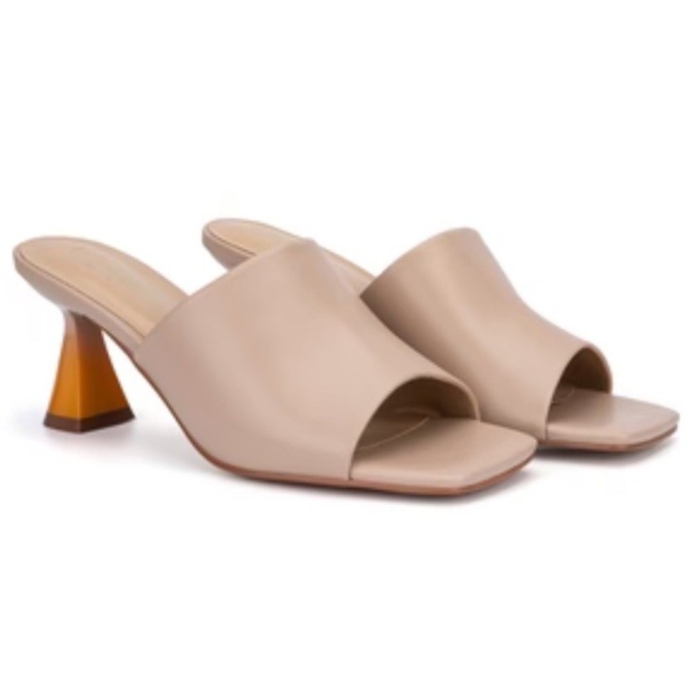 New Torgeis Scarlette Faux Leather Triangle Heel Slip On Sandal Beige‎ Size 10